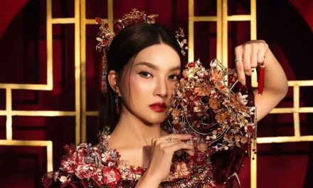 Sarwendah Rayakan Imlek Dengan Pemotretan Anggun