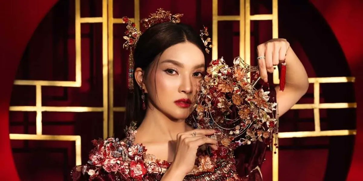 Sarwendah Rayakan Imlek Dengan Pemotretan Anggun
