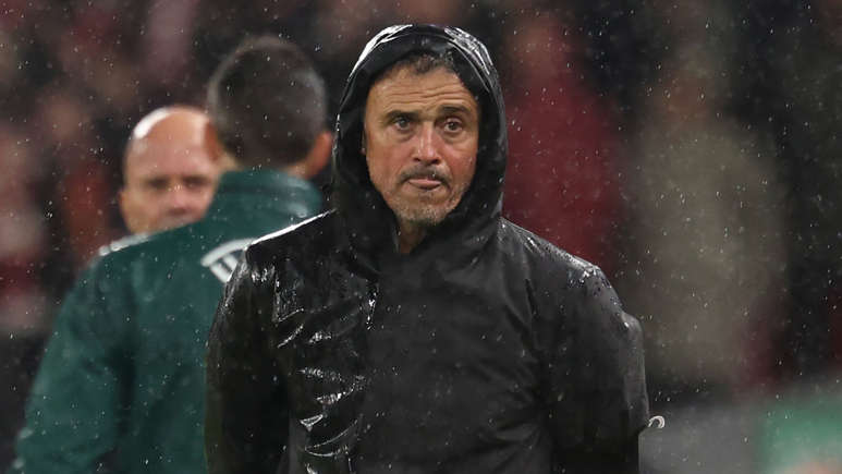 Luis Enrique Pastikan Pemain Spanyol Bertahan Di PSG!