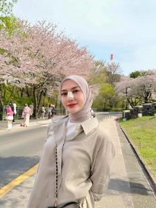 Yulita MCI5: Momen Indah Nikmati Sakura Di Namsan Tower