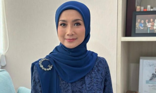 Desy Ratnasari Menikmati Hidup Setelah 22 Tahun Menjanda