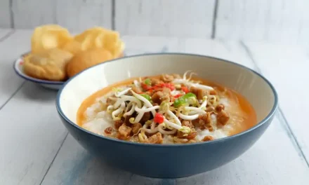 Kuliner Legendaris Betawi: Bubur Ase Dengan Kuah Semur