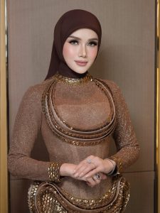 Gaun Elegan Mulan Jameela Hiasi Resepsi El Rumi-Syifa Hadju