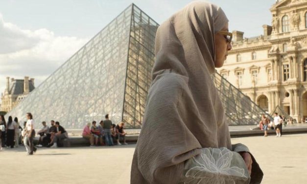 Natasha Rizky Tunjukkan Pesona Elegan Saat Menyusuri Paris