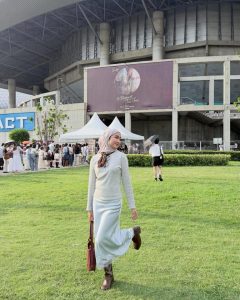 Seru Banget! Xaviera Putri Nikmati Konser Laufey Di Bangkok