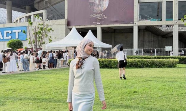 Seru Banget! Xaviera Putri Nikmati Konser Laufey Di Bangkok