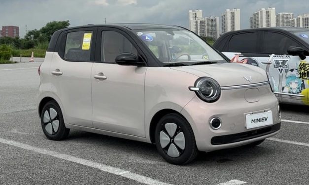 Kecil-Kecil Canggih! Wuling Air EV 4-Pintu Siap Jadi Favorit Baru