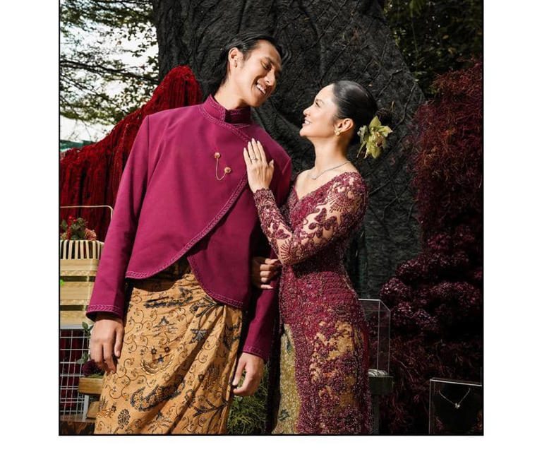 Romantis & Intimate! Potret Lamaran Sean Gelael & Hana Malasan