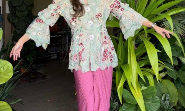 Makin Anggun! Kebaya Modern Untuk Wanita Muda Yang Stylish