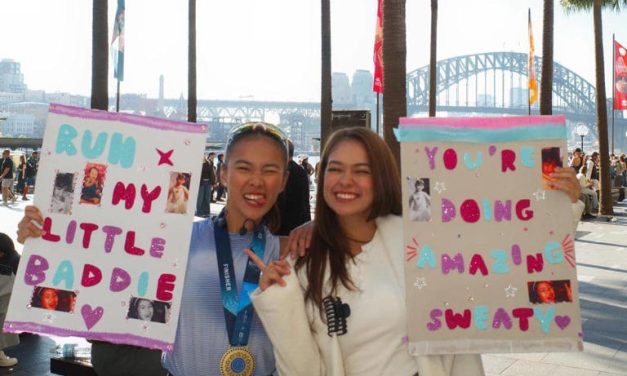 Tak Cuma Liburan! Rebecca Klopper Dukung Sahabat Di Sydney
