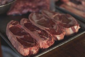 Bukan Sekadar Enak! Makan Steak & Rendang Perlu Di Perhatikan