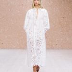Tampil Anggun! Putri Gwyneth Paltrow Di Catwalk Chloé
