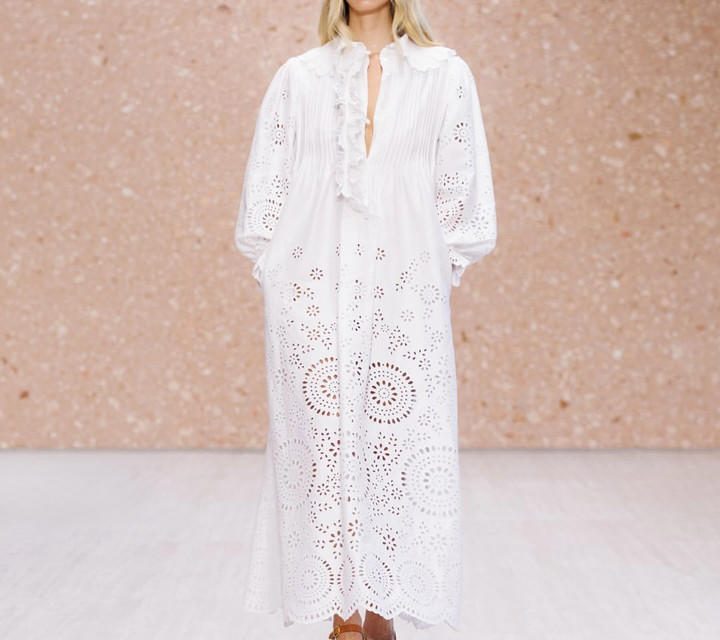 Tampil Anggun! Putri Gwyneth Paltrow Di Catwalk Chloé