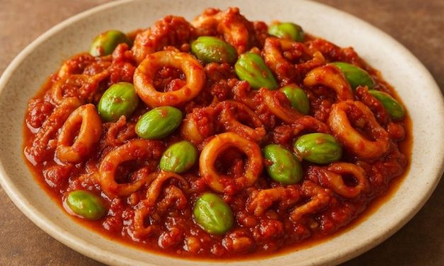 Aroma Petai Menggoda! Sambal Cumi Pedas, Pecinta Seafood