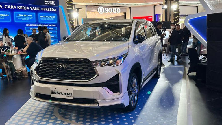 MPV Naik Kelas! Innova Zenix 2026 Dapat Baterai Lithium-Ion
